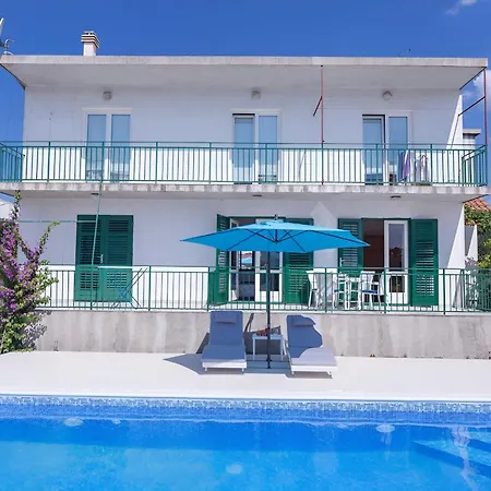 New! With Shared Pool, Apartment *