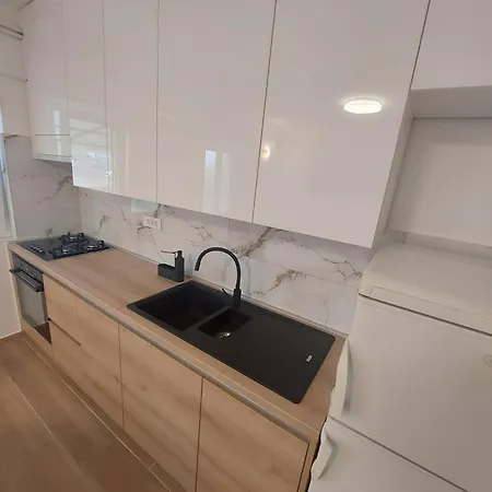 New! With Shared Pool, *