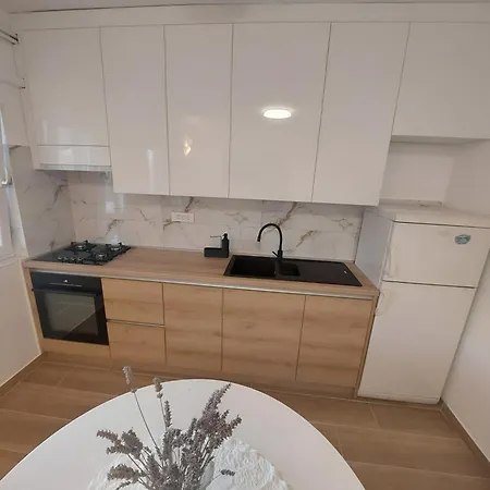 Apartment New! With Shared Pool, Vodice