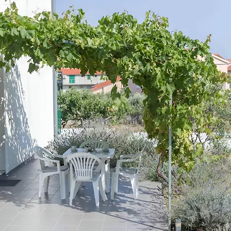 Apartment New! With Shared Pool, Vodice