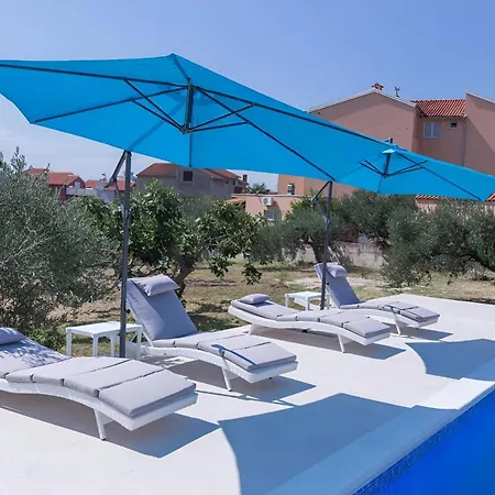 Apartment New! With Shared Pool,